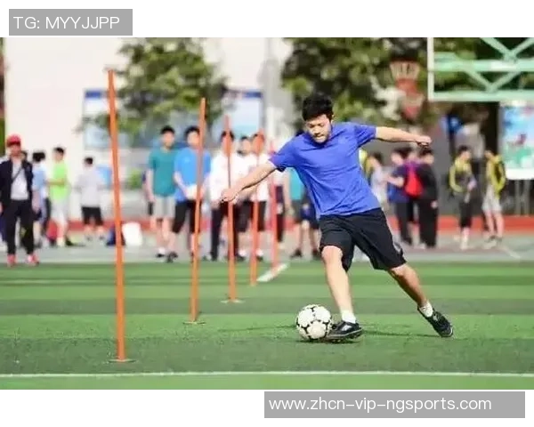 运球足球的基本定义与技巧解析及其在比赛中的重要性探讨